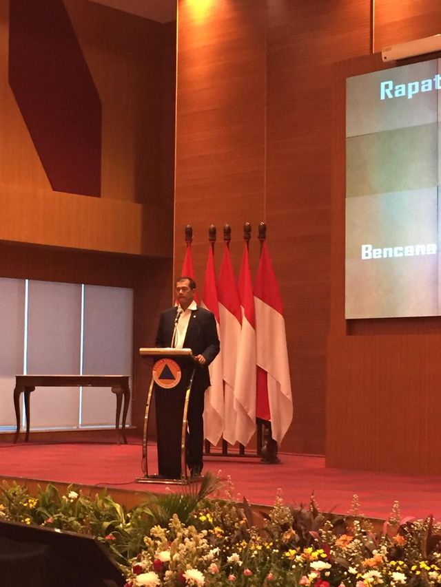 Kepala BNPB Letjen TNI Doni Monardo membuka rapat koordinasi antisipasi bencana hidrometeorologi, di BNPB, Selasa (17/12). Foto: Muhammad Darisman/kumparan