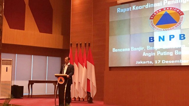 Kepala BNPB Letjen TNI Doni Monardo membuka rapat koordinasi antisipasi bencana hidrometeorologi, di BNPB, Selasa (17/12). Foto: Muhammad Darisman/kumparan