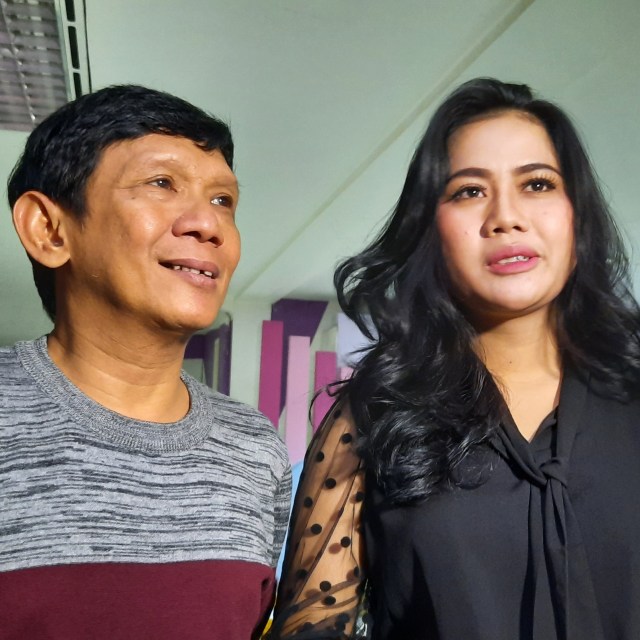 Ginanjar dan Tiara Amalia, di kawasan Kapten Tendean, Jakarta Selatan, Selasa (17/12). Foto: Maria Gabrielle Putrinda/kumparan 