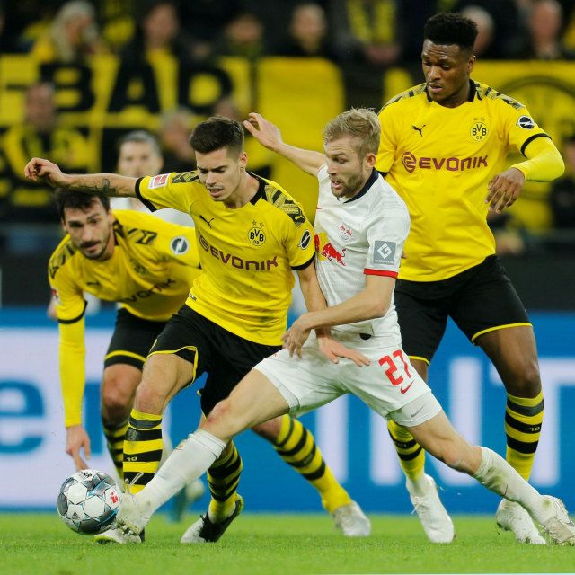 Duel RB Leipzig vs Borussia Dortmund. Foto: REUTERS/Leon Kuegeler