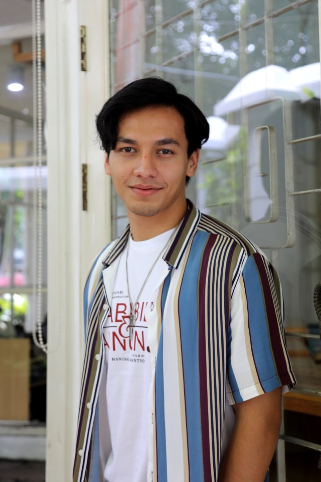 Pemain film Habibie & Ainun 3, Jefri Nichol, saat berkunjung ke kantor kumparan, Jakarta Selatan. Foto: Melly Meiliani/kumparan