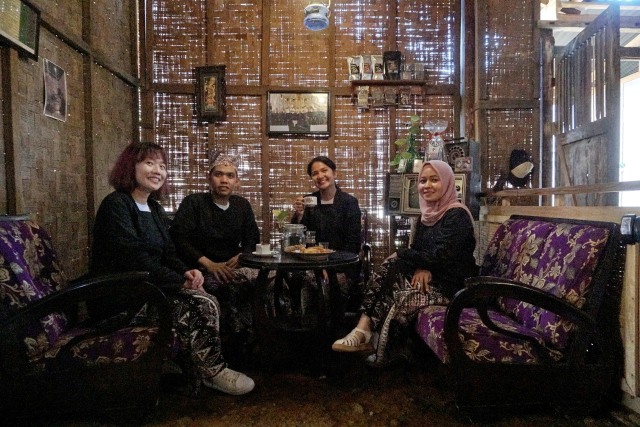 Peserta #SahabatPerjalananmu berfoto bersama. Foto: Helmi Afandi Abdullah/kumparan