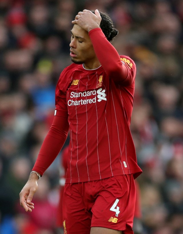 Virgil van Dijk dalam pertandingan Premier League melawan Watford. Foto: Reuters/Carl Recine