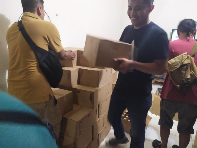 Cipta Kondisi Jelang Nataru, Polrestabes Amankan Ribuan Miras dari Sebuah Gudang di Bandung. Foto: Rachmadi Rasyad/kumparan