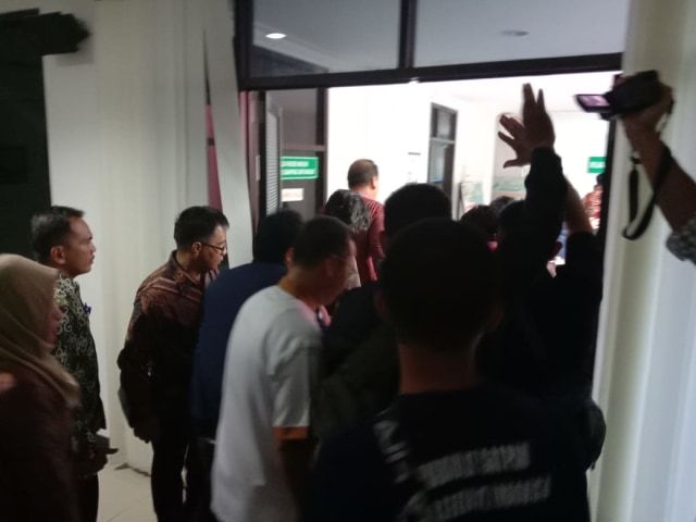 situasi di RSUD saat Adian Napitupu diberangkatkan ke Jakar