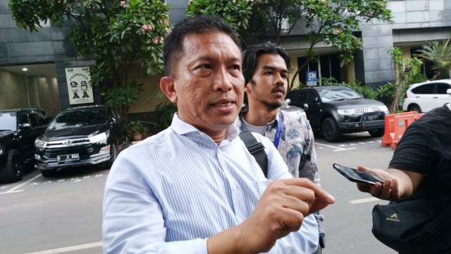 Yasri Yudha Yahya usai diperiksa di Polda Metro Jaya, Jakarta Selatan, Kamis (18/12). 
 Foto: Fachrul Irwinsyah/kumparan