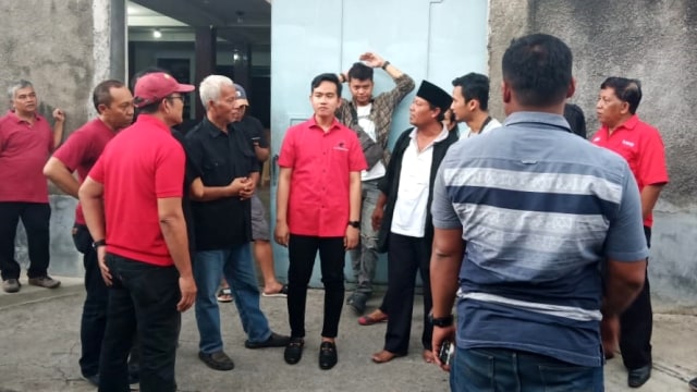 Gibran Rakabuming Raka bertemu dengan sejumlah tokoh PDIP Solo. Foto: kumparan
