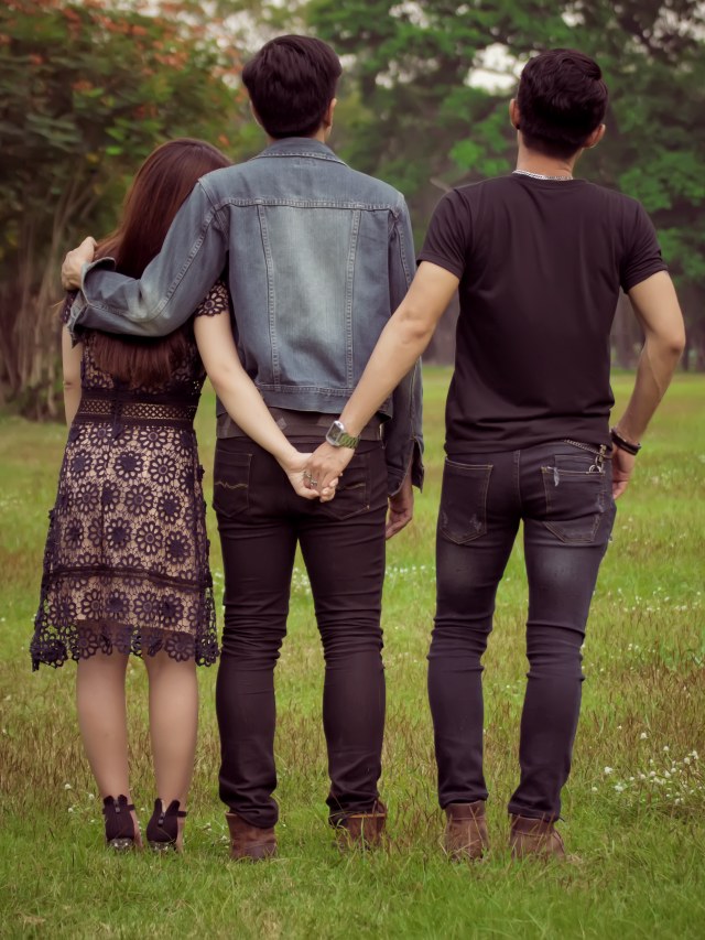 Ilustrasi cewek punya pacar backingan Foto: Shutter Stock