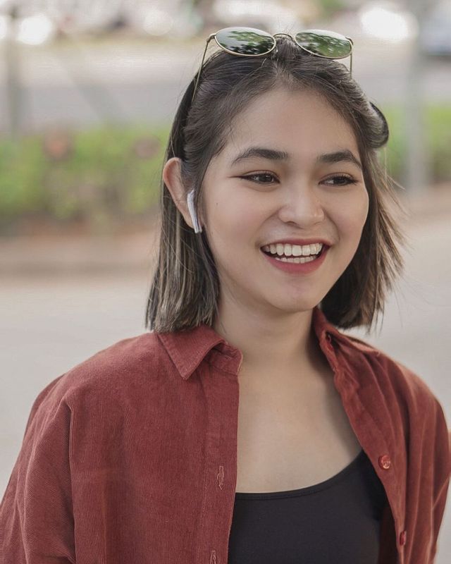 Penyanyi sekaligus vokalis Band Geisha, Regina Poetiray. Foto: Instagram @reginapoetiray.