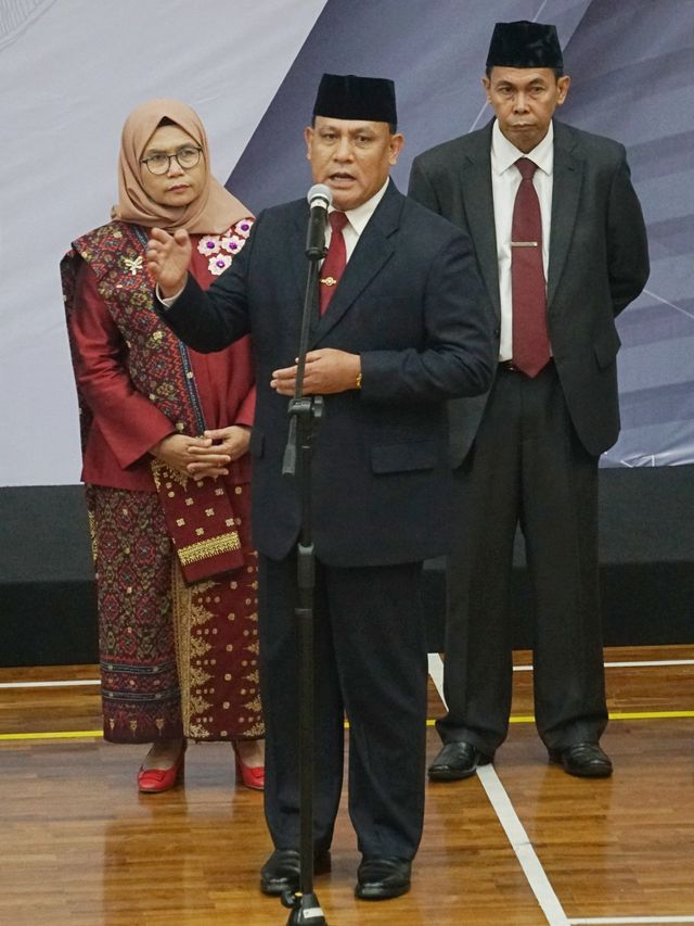 Ketua KPK Firli Bahuri memberikan sambutan saat serah terima jabatan pimpinan KPK di Gedung KPK, Jakarta, Jumat (20/12).  Foto: Irfan Adi Saputra/kumparan 