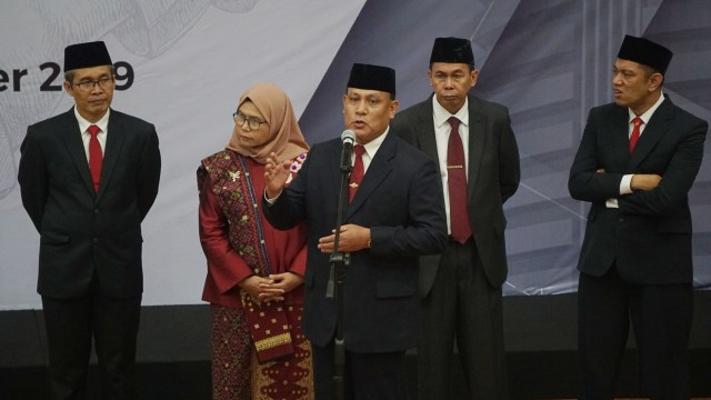 Ketua KPK Firli Bahuri memberikan sambutan saat serah terima jabatan pimpinan KPK di Gedung KPK, Jakarta, Jumat (20/12).  Foto: Irfan Adi Saputra/kumparan 