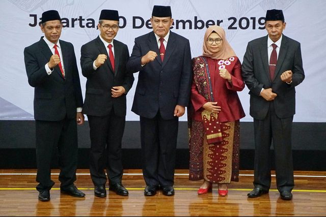 Pimpinan KPK saat acara serah terima jabatan dan pisah sambut Pimpinan dan Dewan Pengawas KPK di Istana Negara, Jakarta, Jumat (20/12).  Foto: Irfan Adi Saputra/kumparan