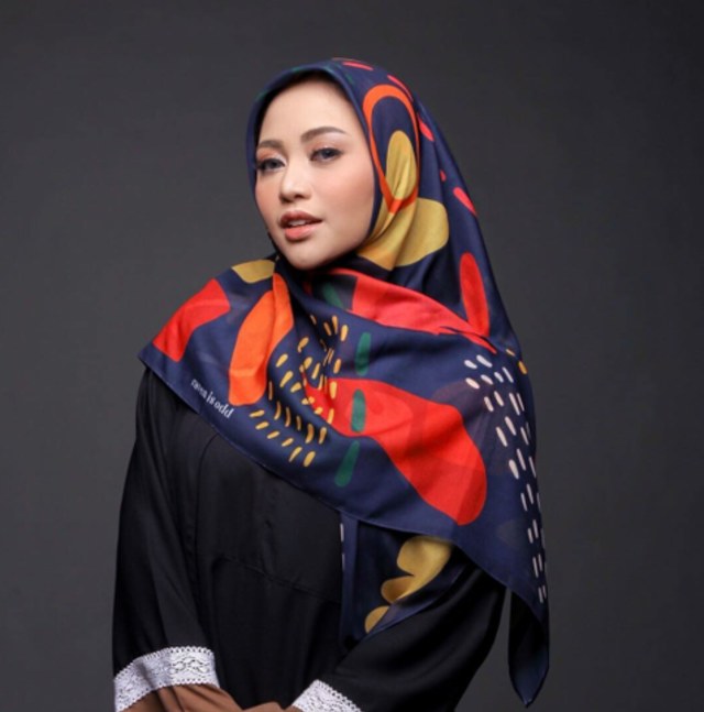 Rachel Vennya, wanita muda inspiratif dan terkenal di kalangan milenial | Photo by @ravenisodd on Instagram