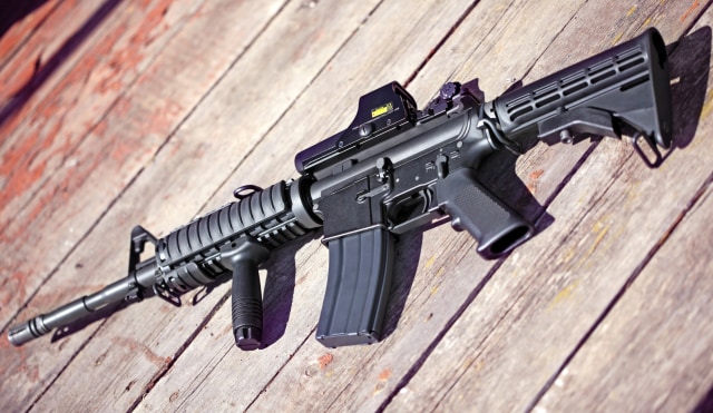 Sebagai Ilustrasi: Senapan AR-15. Foto: Shutterstock 