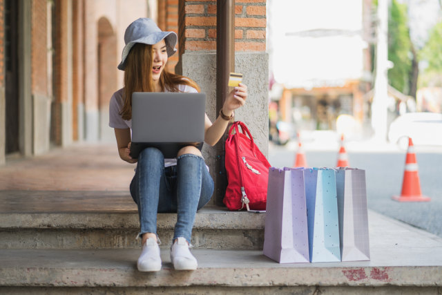com-Ilustrasi belanja online Foto: Shutterstock