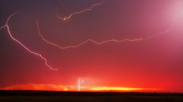 llustrasi petir megaflash Foto: Journal Nature