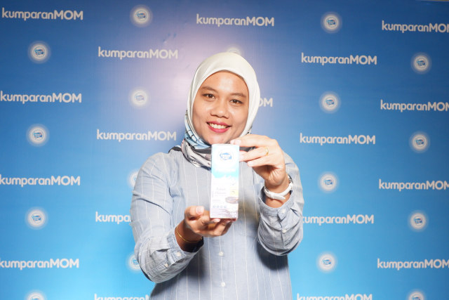Foto di Booth Frisian Flag dan kumparanMOM