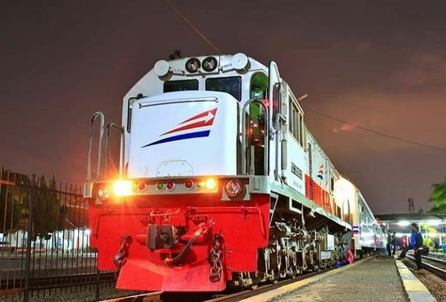 Kereta Api | Foto: Instagram/azizzramadhan
