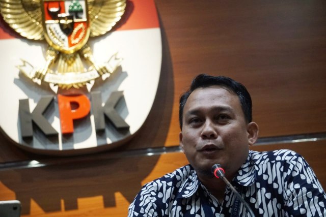 Plt Juru bicara KPK, Ali Fikri saat menggelar konferensi pers di Gedung KPK. Foto: Fanny Kusumawardhani/kumparan