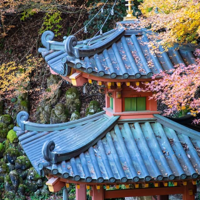 Salah satu kuil unik dengan koleksi ribuan patung berbagai wajah di Kyoto Foto: Shutter Stock