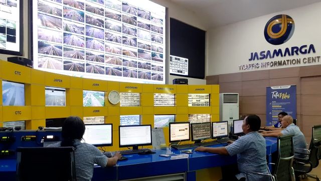 Jasa Marga pantau operasional jalan tol untuk memastikan keamanan pengguna jalan di masa libur natal dan tahun baru. Foto: Dok. Jasa Marga