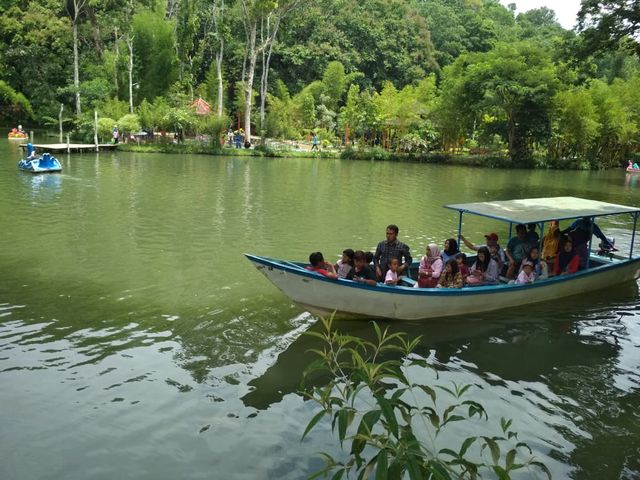 Eko Wisata Boon Pring di Desa Sanankerto, Kecamatan Turen, Kabupaten Malang yang meraup omzet hingga Rp 5 miliar setiap bulan. (Foto: Rizal Adhi/Tugumalang.id)