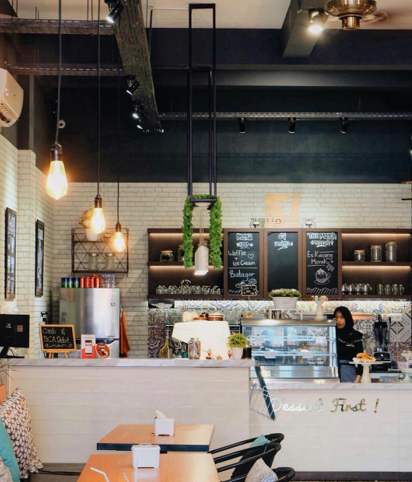 Hazel Dessert & Eatery, sebuah kafe di Samarinda yang menyediakan beragam jenis dessert lezat nan menggugah selera | Photo by @hazel.samarinda on Instagram