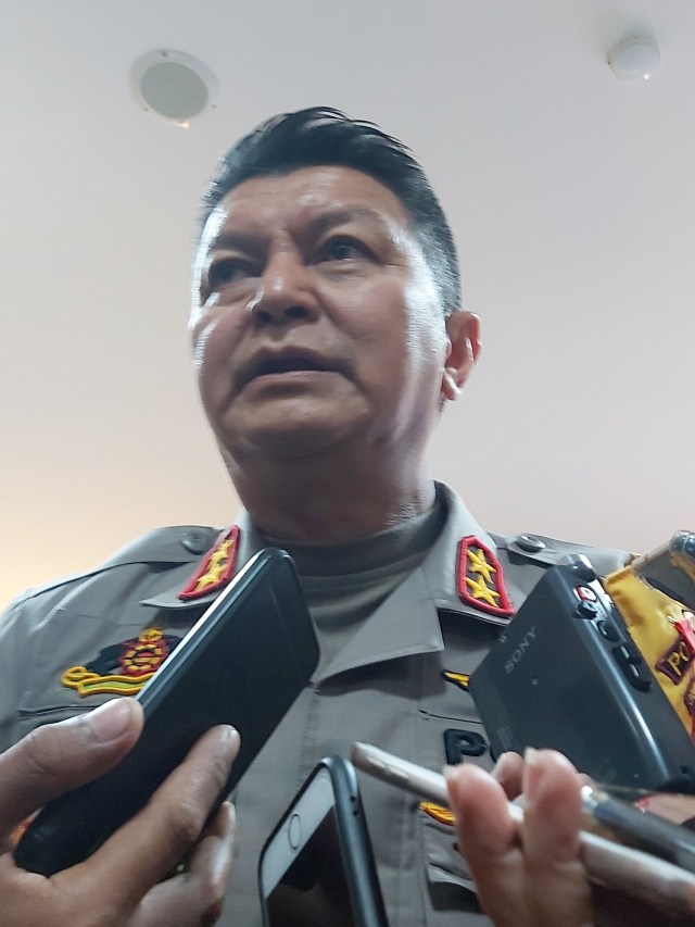 Kapolda Jateng Irjen Rycko Amelza Dahniel saat rilis akhir tahun 2019 di Mapolda Jawa Tengah.  Foto: Afiati Tsalitsati/Kumparan