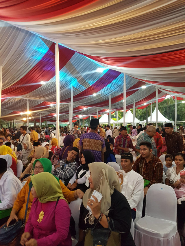 Suasana akad Nikah massal di gedung Balai Kota, Jakarta, Selasa (31/12). Foto: Efira Tamara Thenu/kumparan