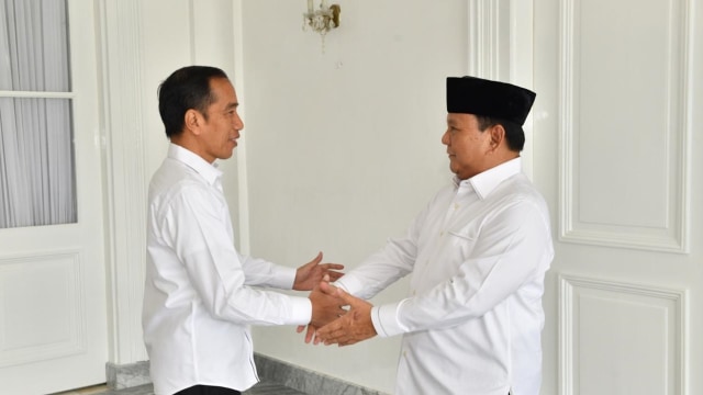 Menteri Pertahanan Prabowo Subianto bertemu Presiden Joko Widodo di Gedung Agung Yogyakarta, Rabu (1/1/2020). Foto: Dok. Agus Suparto