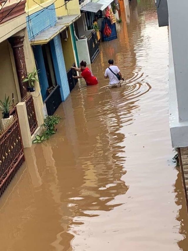 Banjir di Kecamatan Kranji, Bekasi, Rabu (1/1). Foto: Dok. Anggita