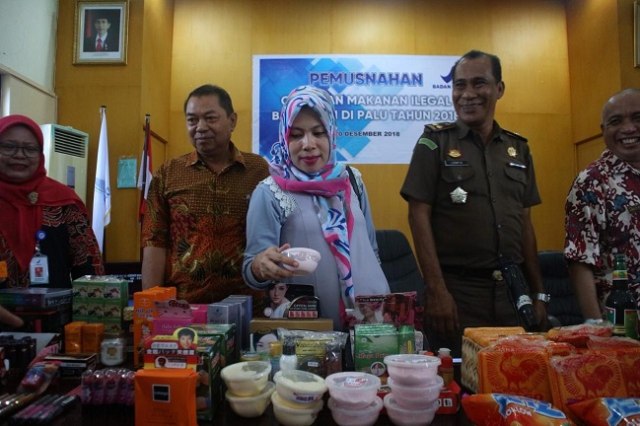 Produk kosmetik ilegal dan mengandung bahan berbahaya hasil sitaan BPOM tahun 2018. Foto: Kristina Natalia/PaluPoso