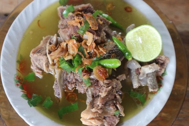 Kaledo makanan khas Palu yang memiliki cita rasa enak dan menyegarkan. Foto: Kristina Natalia/PaluPoso