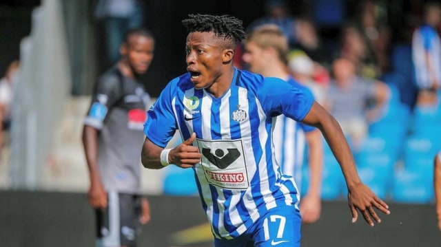 Pemain Madura United, Emmanuel Oti Essigba, saat memperkuat klub Denmark, Esbjerg. Foto: Instagram/Oti Essigba