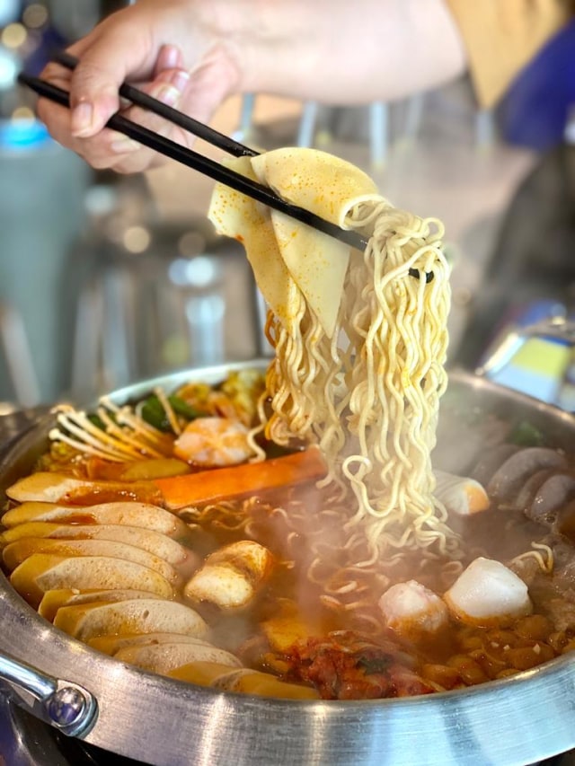 Budae Jjigae. Foto: Toshiko/kumparan
