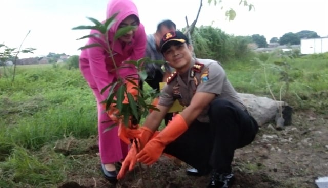 Begini Cara Polisi Pasuruan Jaga Kawasan Hutan dari Krisis Pepohonan