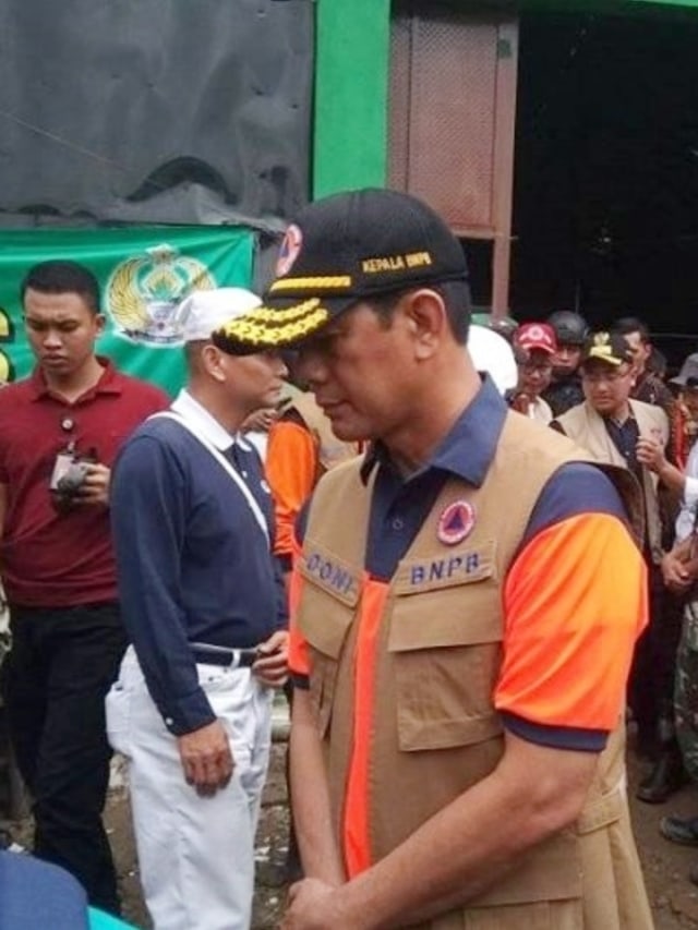 Kepala BNPB Doni Monardo meninjau lokasi banjir bandang di Kabupaten Lebak, Banten. Foto: Dok BNPB
