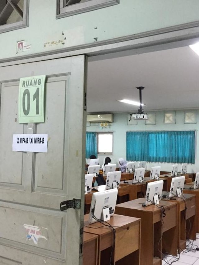 Suasana di SMAN 8 Jakarta, Senin (6/1).  Foto: Andesta Herli Wijaya/kumparan 