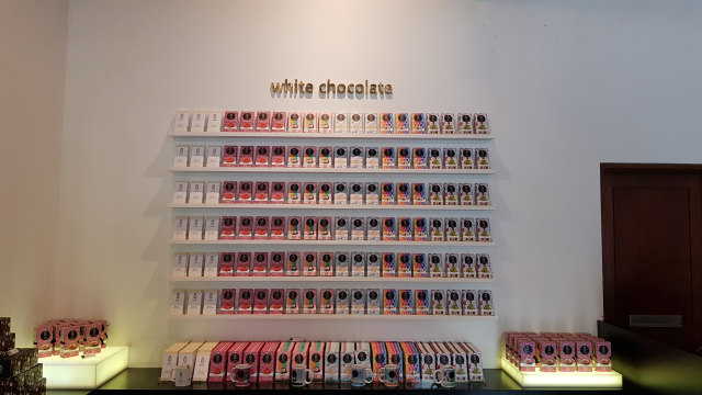 Siap mencoba enaknya coklat di Pod Chocolate? | Photo by Charles/Karja
