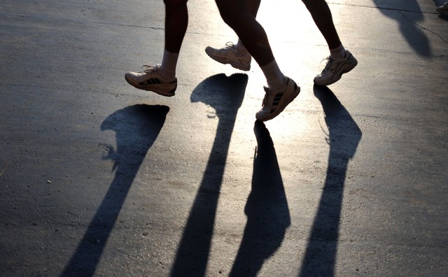 Ilustrasi lari maraton. Foto: AFP/ SAJJAD HUSSAIN 