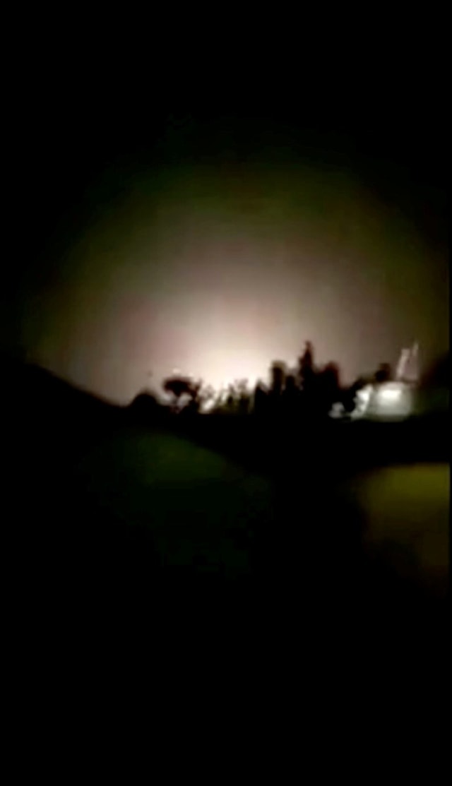 Rudan Iran yang ditembakkan ke pangkalan udara koalisi pimpinan Amerika Serikat di Irak. Foto: Iran Press / via REUTERS