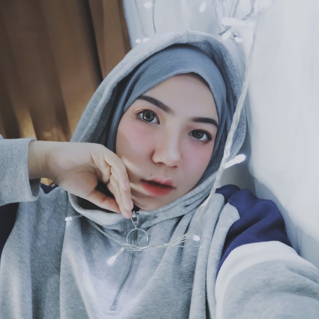 Cara memakai dan merawat softlens dengan baik ( untuk pemula)