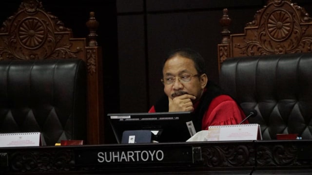 Hakim Suhartoyo memimpin sidang uji materi UU KPK di Mahkamah Konstitusi, Jakarta, Rabu (8/1/2020). Foto: Jamal Ramadhan/kumparan 
