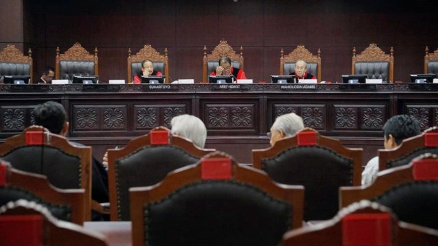 Ketua Majelis Hakim Arief Hidayat memimpin sidang uji materi UU KPK di Mahkamah Konstitusi, Jakarta, Rabu (8/1/2020). Foto: Jamal Ramadhan/kumparan 