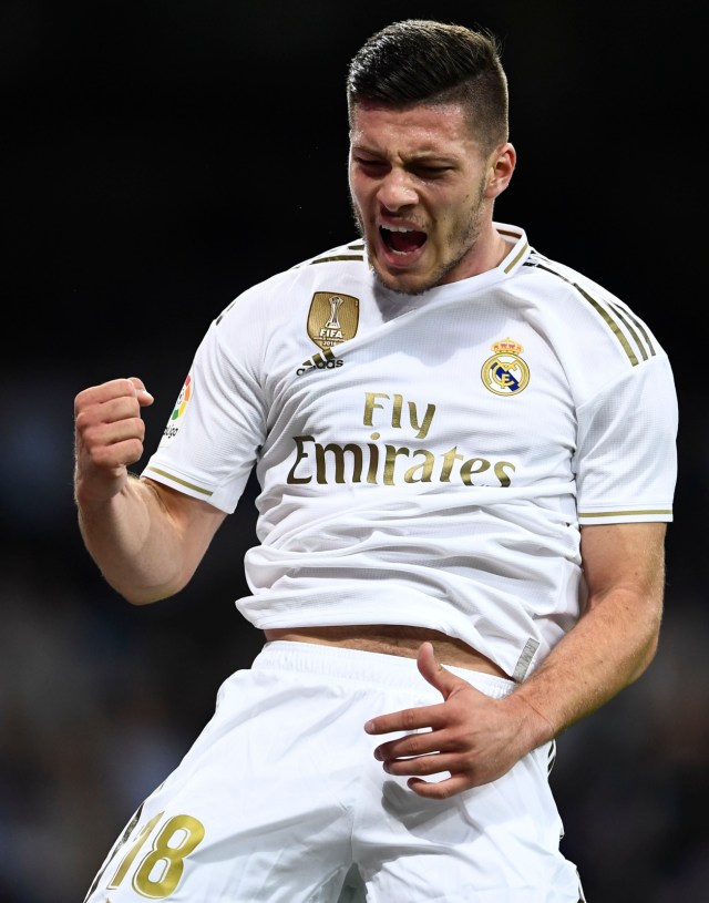 Luka Jovic merayakan gol pertamanya untuk Real Madrid. Foto: AFP/Oscar Del Pozo