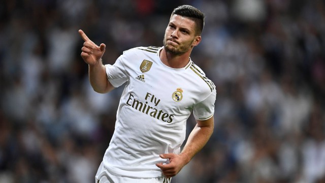 Luka Jovic dikabarkan jadi incaran AC Milan. Foto: AFP/Oscar Del Pozo