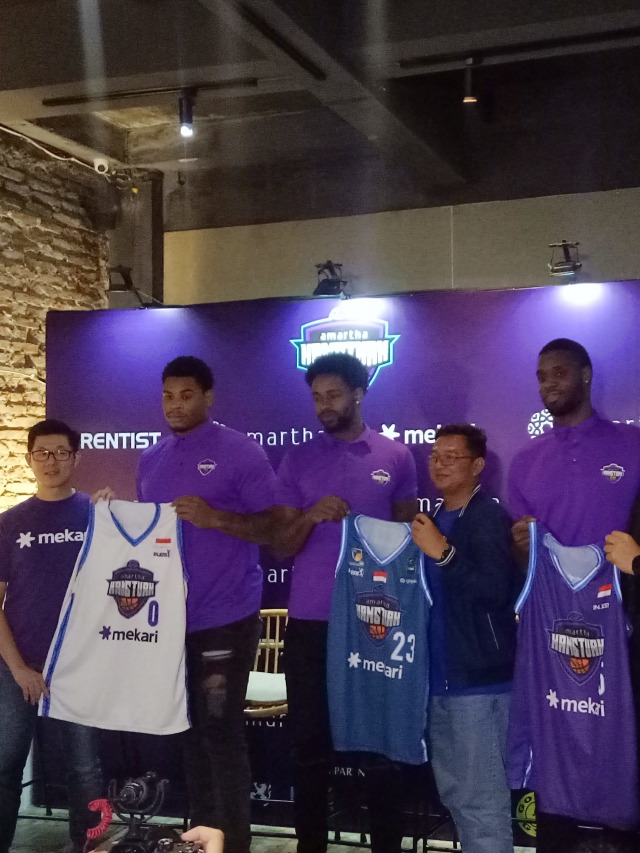 Sesi perkenalan pemain Amartha Hangtuah untuk IBL 2020. Foto: Aditia Rizki Nugraha/kumparan