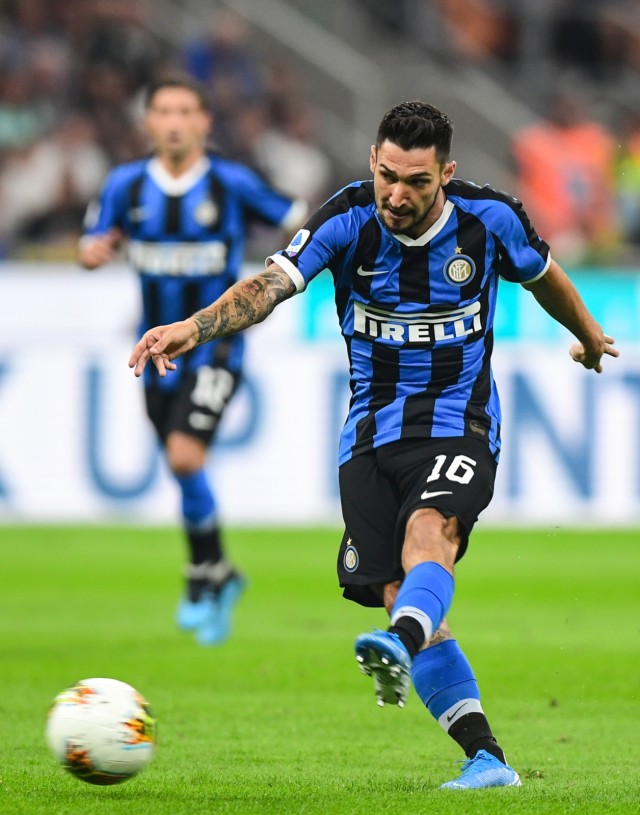 Matteo Politano merapat ke Milan? Foto: AFP/Miguel Medina