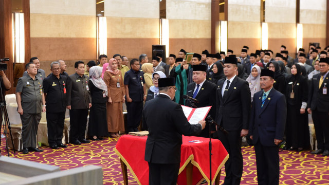 WAKIL Gubernur Riau, Edy Natar Nasution saat melantik Pejabat Eselon III dan IV, Selasa, 7 Januari 2020. 