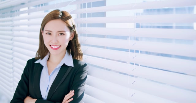 Ilustrasi wanita yang tampil percaya diri. Sumber: Shutterstock/Makistock